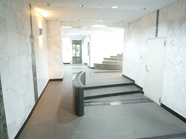 ツイン・アベニューの物件内観写真